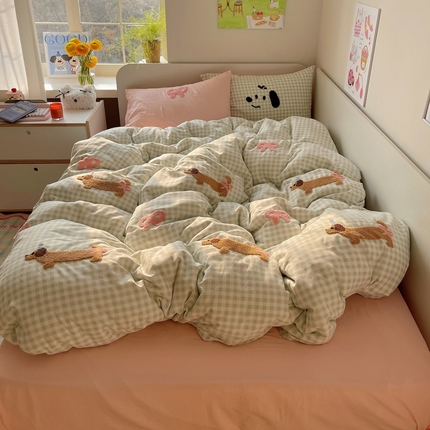 2025新款蝴蝶结腊肠狗毛巾绣云朵棉四件套 绿格狗狗