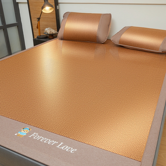 91家纺网 家纺一手货源 找家纺 尚品凤凰 2025新款冰藤席小熊绣花藤席 饼干花