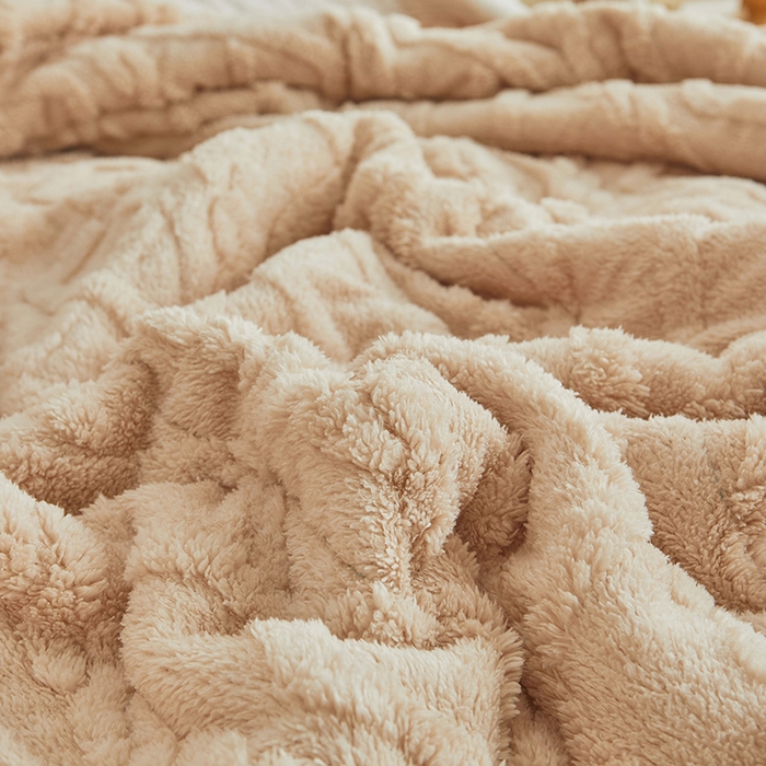 91家纺网 家纺一手货源 找家纺 澳梵家居 2025新款塔芙绒提花毛毯盖毯 卡其-白