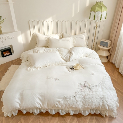 富米莱（原臻工厂） 2025新款浪漫满屋法式高端贴纱刺绣床盖四件套 浪漫满屋-白