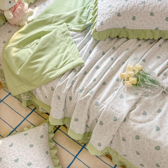 91家纺网 家纺一手货源 找家纺 雅眠居 2025爆款针织棉双层纱印花床盖四件套 爱心绿
