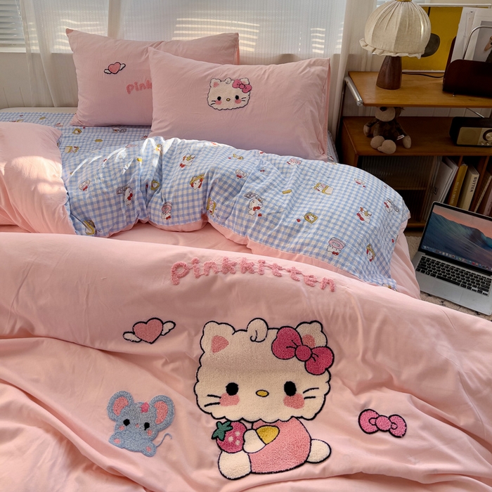 91家纺网 家纺一手货源 找家纺 罗亿家纺 2025新款云朵棉可爱毛巾绣系列四件套 可爱小猫-粉