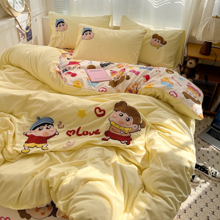 91家纺网 家纺一手货源 找家纺 罗亿家纺 2025新款云朵棉可爱毛巾绣系列四件套 小新的爱情