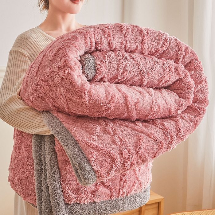 91家纺网 家纺一手货源 找家纺 澳梵家居 2025新款塔芙绒提花毛毯盖毯 苏梅-灰