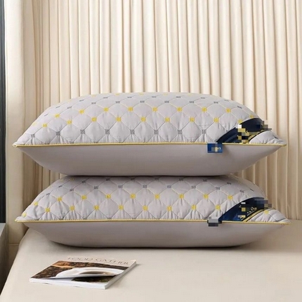 91家纺网 家纺一手货源 找家纺 拾光枕芯2025新款羽丝绒枕芯 灰色高枕700克