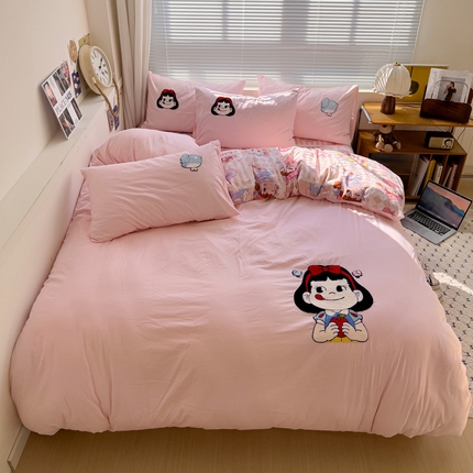 91家纺网 家纺一手货源 找家纺 罗亿家纺 2025新款云朵棉可爱毛巾绣系列四件套 不二家公主