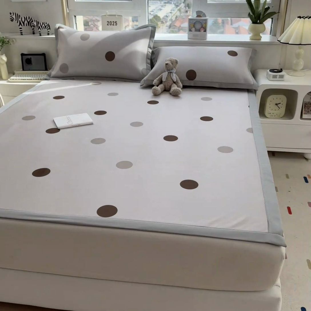 91家纺网 家纺一手货源 找家纺 丝羽坊 2025新款小版印花冰丝凉席平铺床席款冰丝席碳光冰丝凉席 小圆满