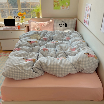 2025新款蝴蝶结腊肠狗毛巾绣云朵棉四件套 蓝格狗狗