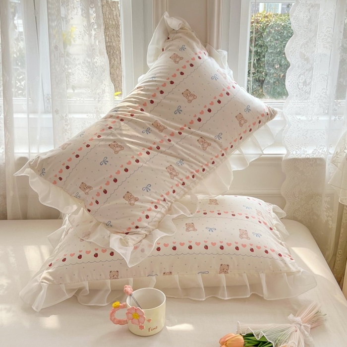 91家纺网 家纺一手货源 找家纺 梦舒羽  2025新款针织棉双层纱花边枕头套双人枕套枕芯套宿舍单人枕头内胆套 花边款-草莓熊宝