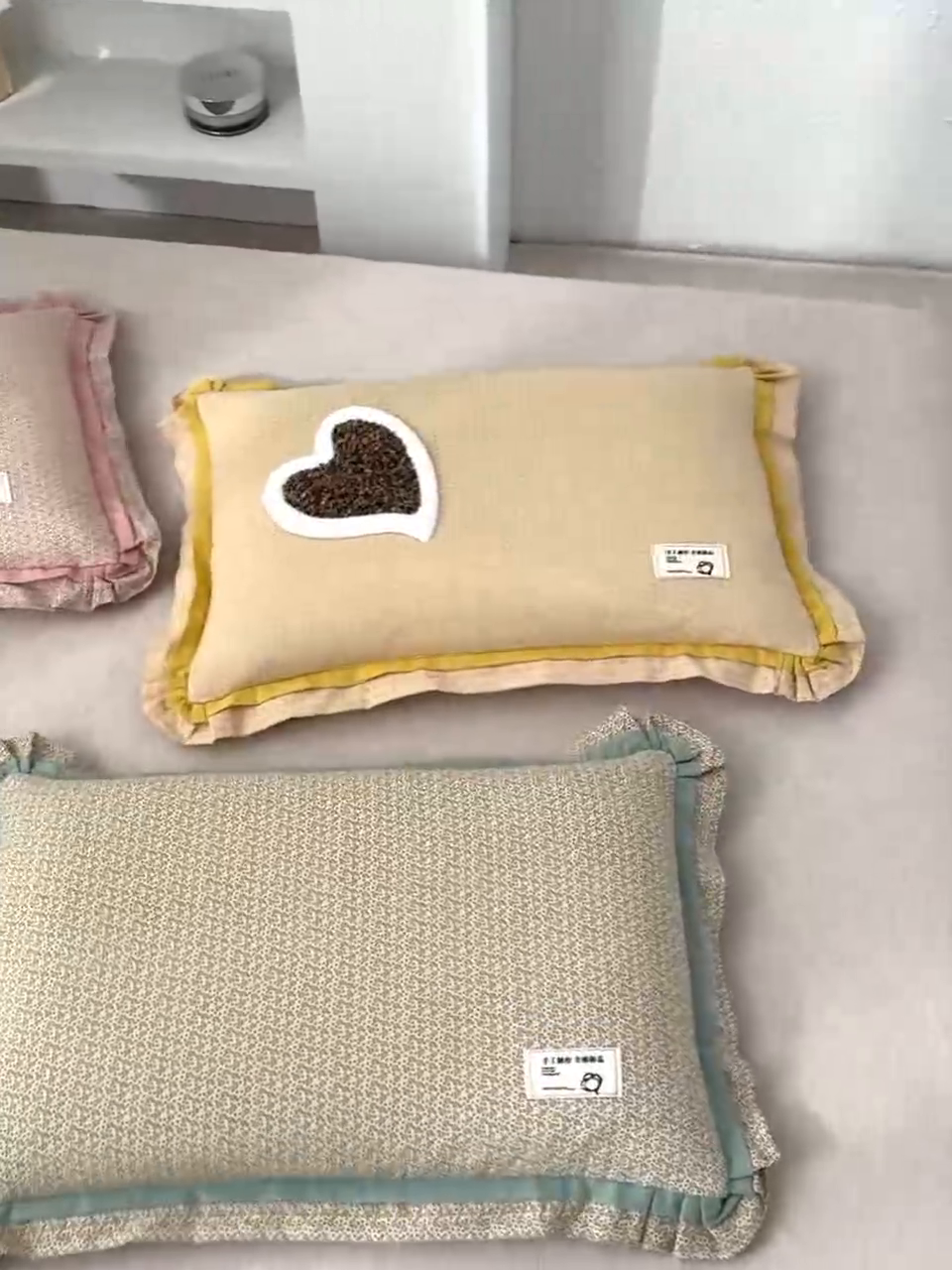 91家纺网 家纺一手货源 找家纺 （总）芯洲 2025新款荞麦枕ins风韩版田园花边荞麦枕护颈枕芯