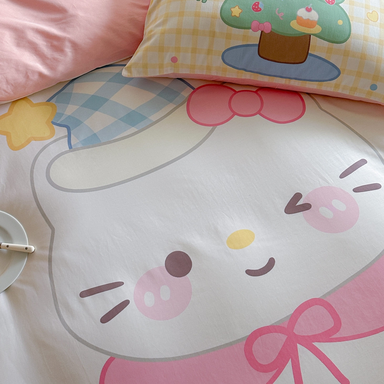 91家纺网 家纺一手货源 找家纺 美乐迪家纺 2025新款大版全棉四件套 派对小猫