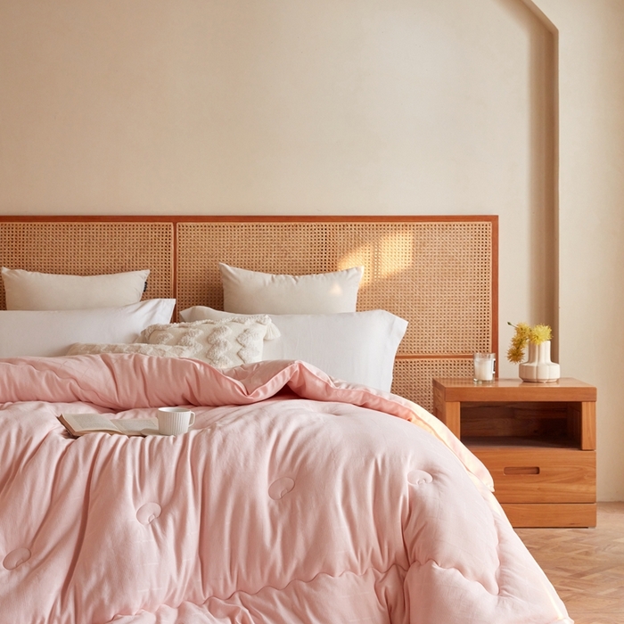 91家纺网 家纺一手货源 找家纺 易睡 2025新款提花大豆被 粉色