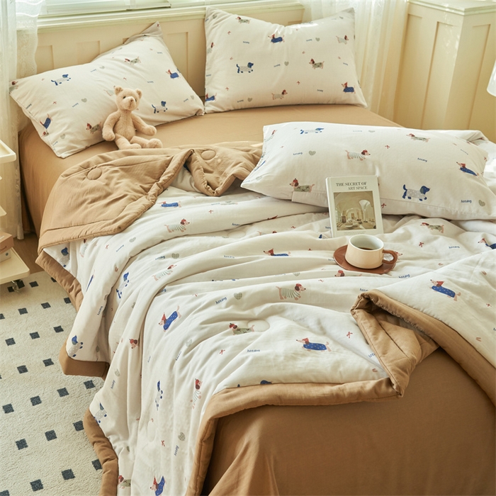 91家纺网 家纺一手货源 找家纺 金鹰 2025新款A类纯棉双层纱大豆夏被四件套全棉夏凉被空调被 圣诞狗狗