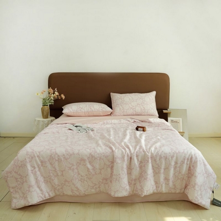 91家纺网 家纺一手货源 找家纺 朵美 2025新款50支天丝印花夏被+夏被四件套 雅缇