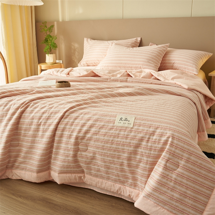 91家纺网 家纺一手货源 找家纺 金鹰 2025新款A类纯棉提花条纹水洗棉大豆全棉夏被空调被四件套 条纹-豆沙