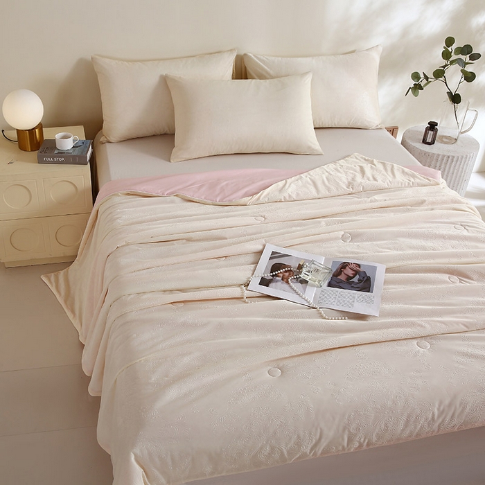 91家纺网 家纺一手货源 找家纺 品乐家纺 2025新款凉感A类可水洗抗菌冰冰被夏被夏凉被空调被被子被芯 冰冰被米纹+粉