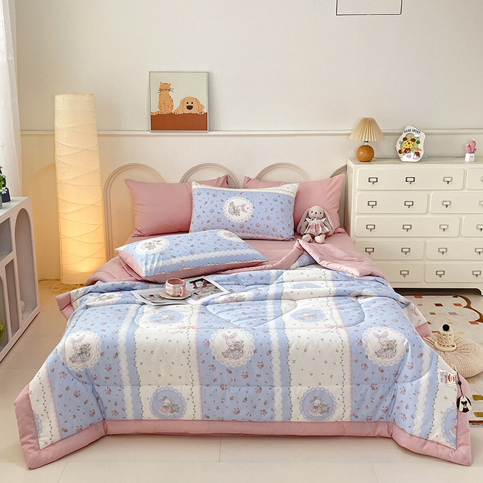 91家纺网 家纺一手货源 找家纺 宜家坊 2025新款全棉夏被碎花卡通小清新简约纯棉夏凉被夏被四件套三件套 爱丽丝梦游