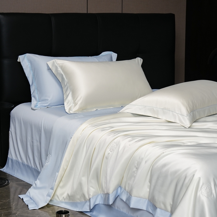 91家纺网 家纺一手货源 找家纺 丽卡家纺 2025新款凉爽鸭天丝夏被四件套 米白+水兰