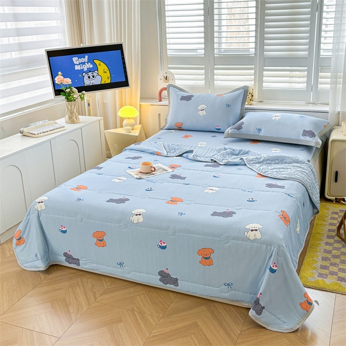 91家纺网 家纺一手货源 找家纺 雯豆2025夏季新品冰丝碳光凉席+凉感丝印花夏被四件套卡通小清新绑带席子四件套 冰丝夏被四件套-旺财