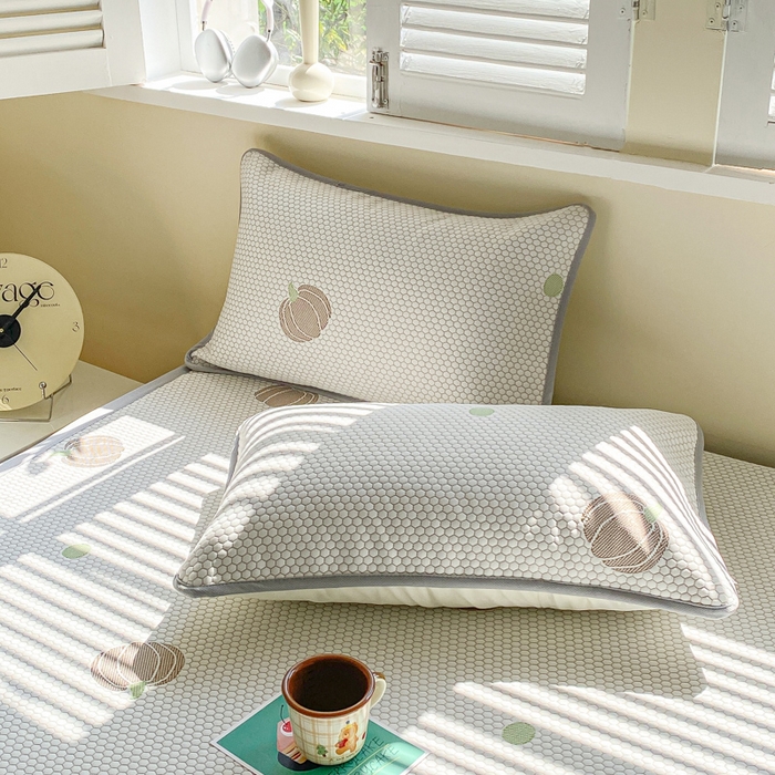 91家纺网 家纺一手货源 找家纺 缦卡琳家纺 2025新款按摩豆豆凉席三件套 小南瓜咖色