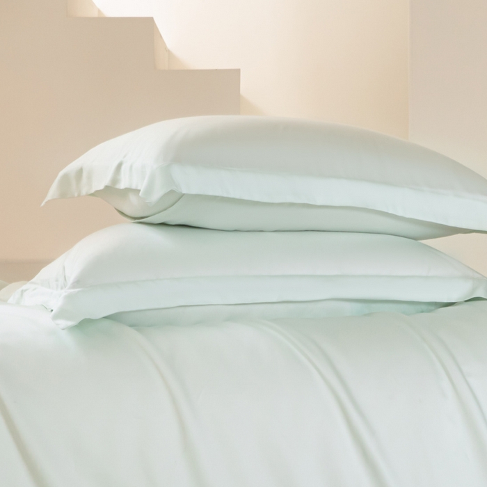 91家纺网 家纺一手货源 找家纺 涵宸家纺  2025新款天丝-天丝棉-纯色单枕套-场景2 枕套-空绿