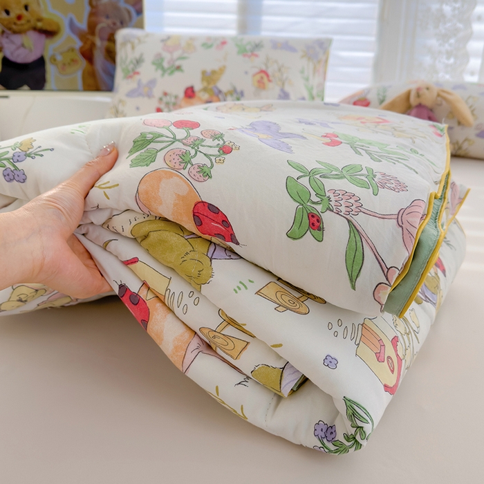 91家纺网 家纺一手货源 找家纺 贝扬思 2025新款水洗皱皱纱系列夏被夏凉被空调被（风格一） 蘑菇小熊