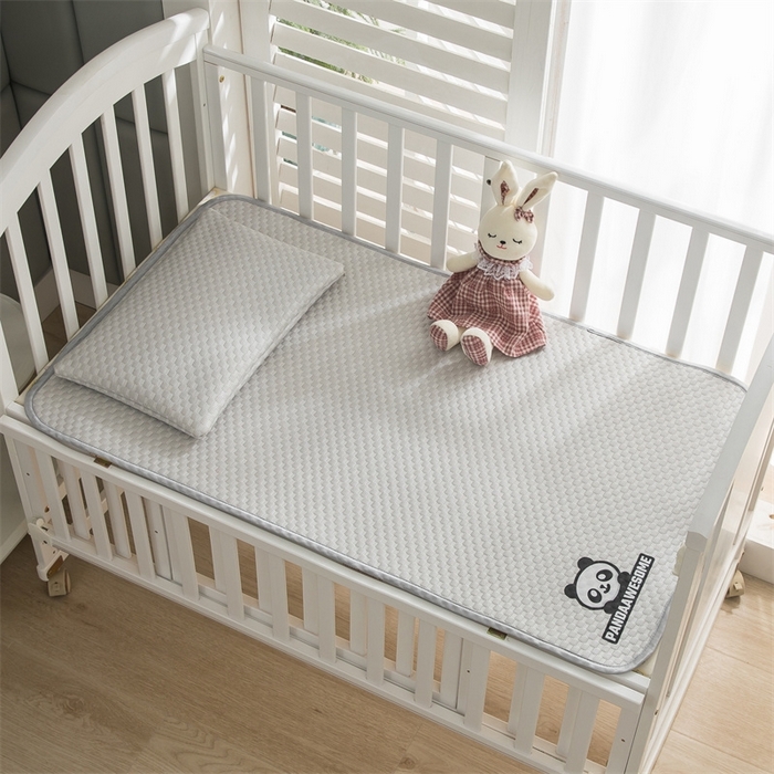 91家纺网 家纺一手货源 找家纺 宅部落 2025新款凉感豆豆儿童卡通凉席 酷熊-灰