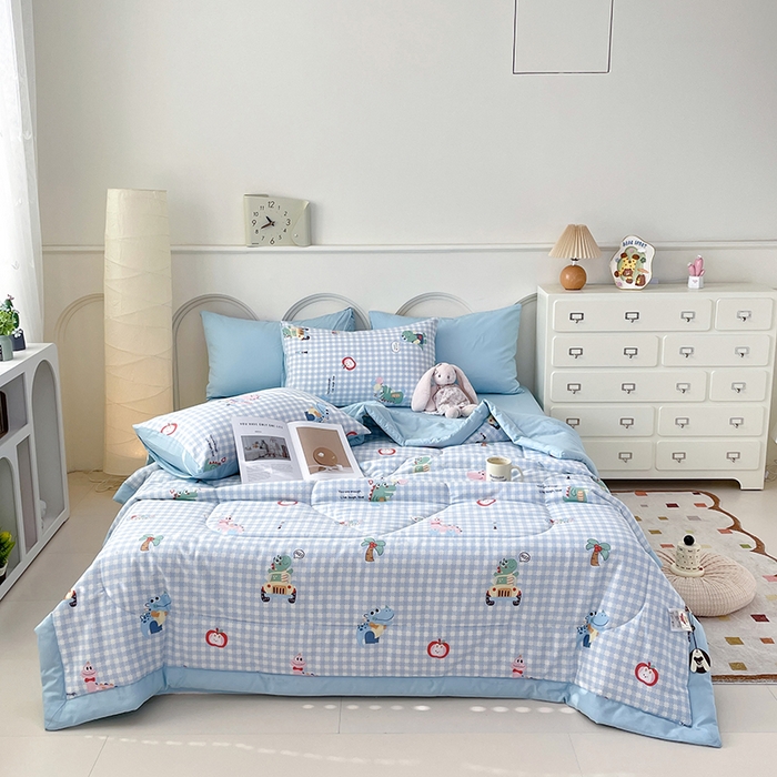 91家纺网 家纺一手货源 找家纺 宜家坊 2025新款全棉夏被碎花卡通小清新简约纯棉夏凉被夏被四件套三件套 小恐龙