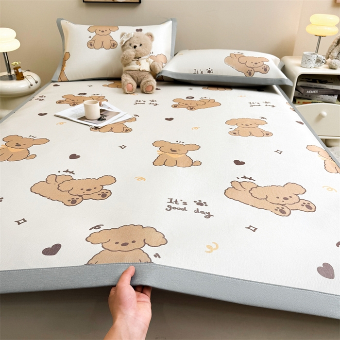 91家纺网 家纺一手货源 找家纺 雯豆2025夏季新品冰藤印花凉席三件套平铺绑带款冰丝凉席三件套 冰藤席-绑带款-阳光狗