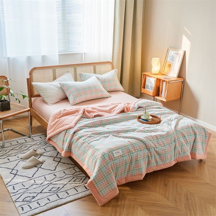 91家纺网 家纺一手货源 找家纺 2025新款A类纯棉水洗棉色织棉花夏被四件套全棉空调被夏凉被 冰激凌格