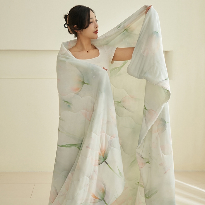 91家纺网 家纺一手货源 找家纺 畅销被业 2025新款凉感丝卡通系列印花夏被 国色天香