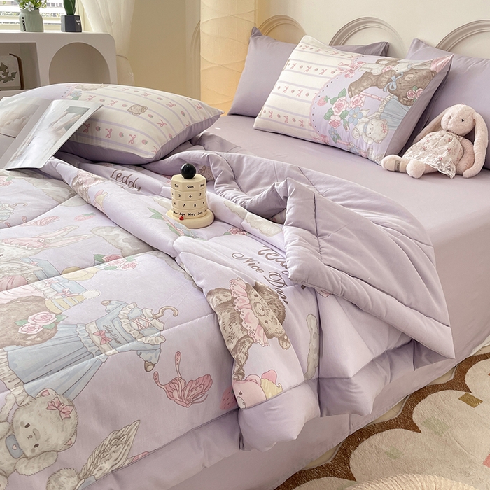 91家纺网 家纺一手货源 找家纺 宜家坊 2025新款全棉夏被碎花卡通小清新简约纯棉夏凉被夏被四件套三件套 童话镇