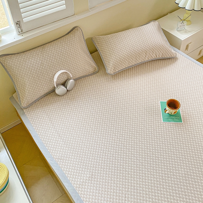 91家纺网 家纺一手货源 找家纺 缦卡琳家纺 2025新款按摩豆豆凉席三件套 咖色