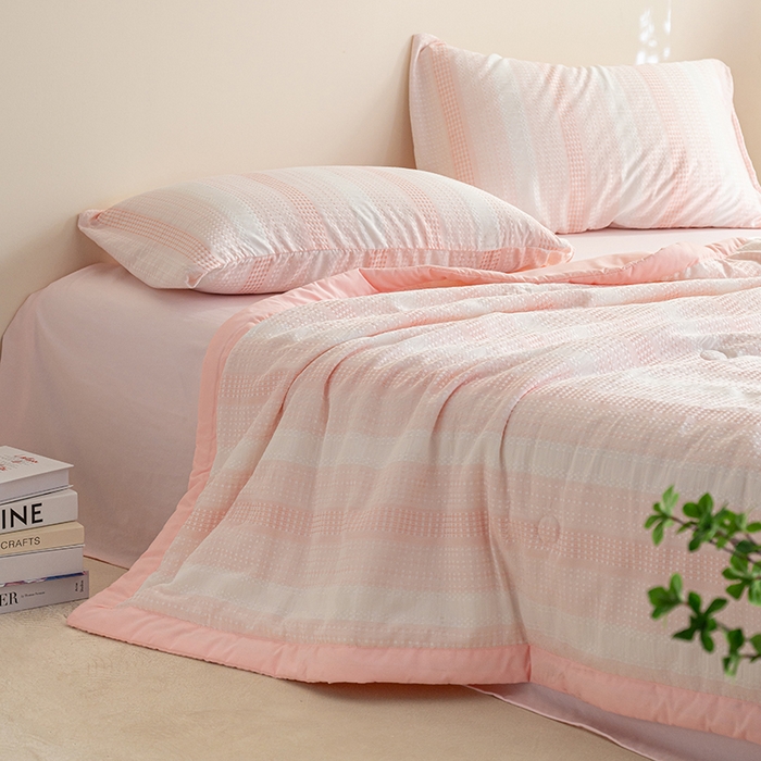 91家纺网 家纺一手货源 找家纺  吾诺 2025 棋盘格立体提花大豆夏被子被芯夏凉被空调被 长条格-粉