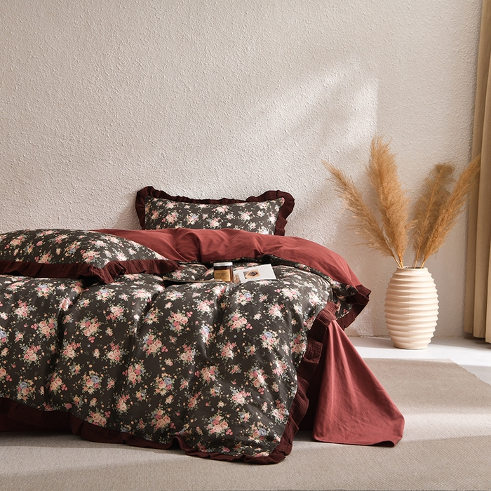 91家纺网 家纺一手货源 找家纺 2025新款A类纯棉双层纱皱皱纱花边四件套（复古风） 暗香疏影-酒红色