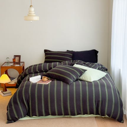 91家纺网 家纺一手货源 找家纺 山舍家居 2025新款全棉色织三层纱彩纱段染四件套-一指流光-风格一 一指流光-黑