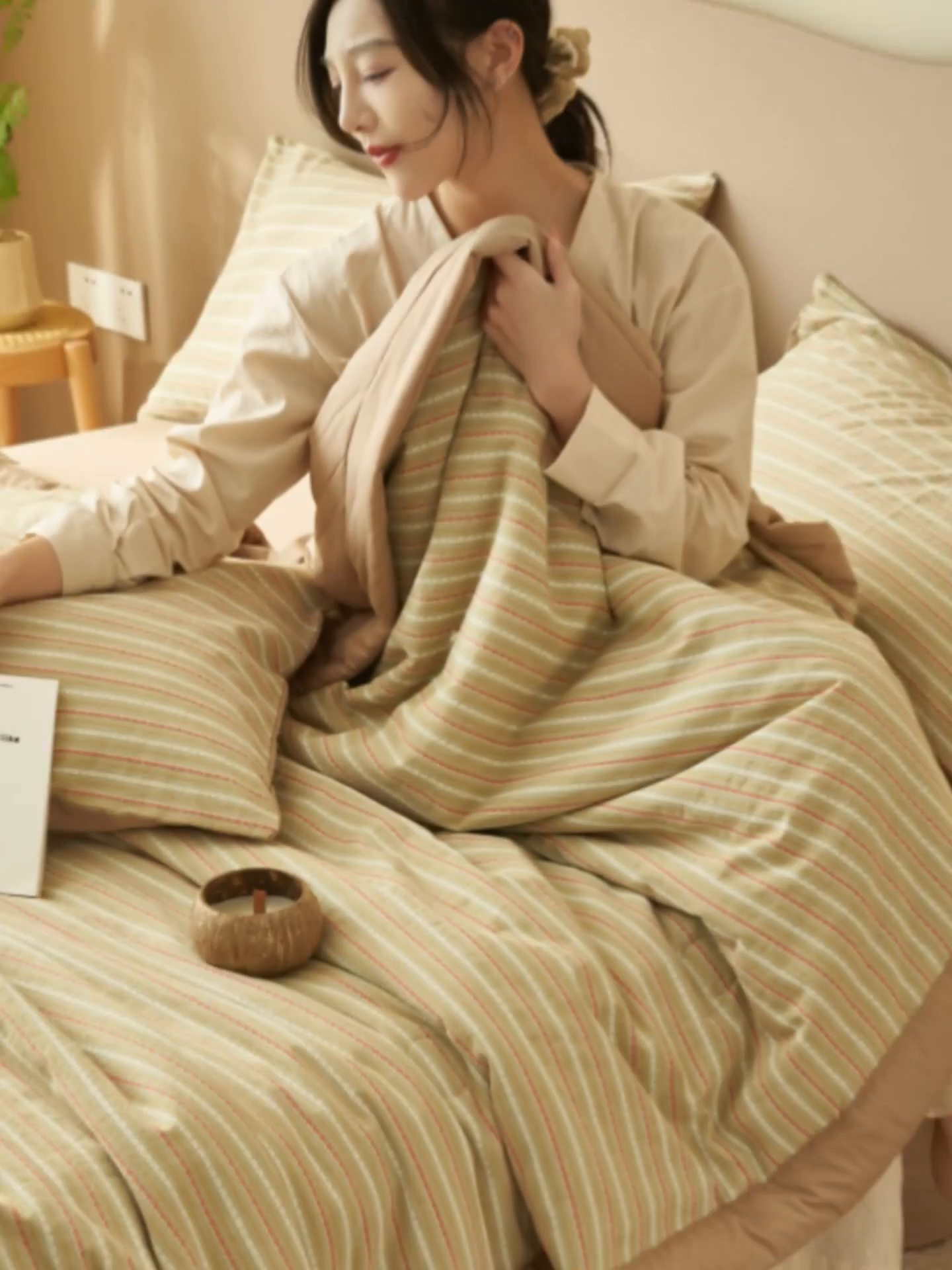 91家纺网 家纺一手货源 找家纺 金鹰 2025新款A类纯棉提花条纹水洗棉大豆全棉夏被空调被四件套 条纹-抹茶绿