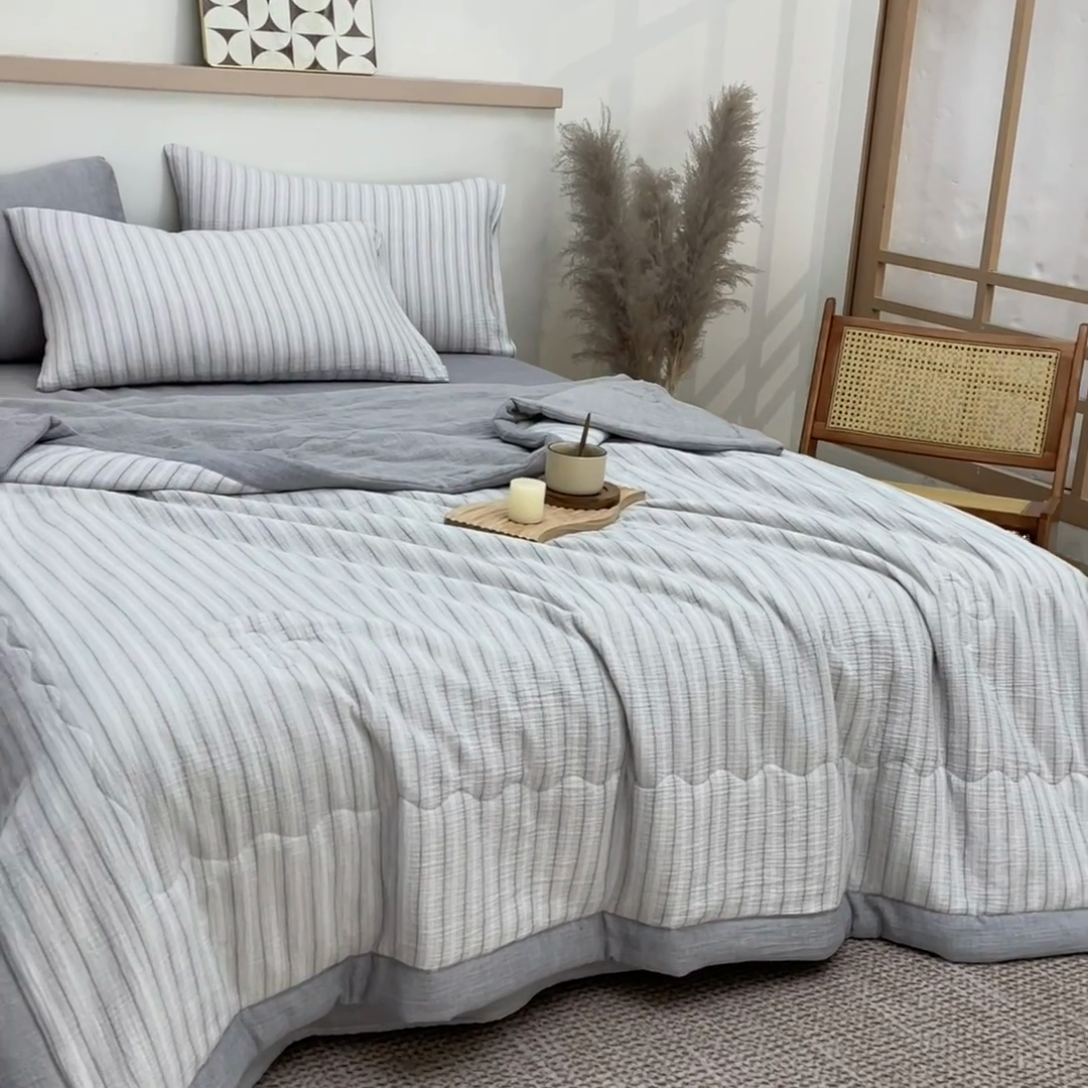 91家纺网 家纺一手货源 找家纺 吾诺 2025 全棉色织泡泡棉双层纱夏被大豆夏被全棉夏被四件套被子被芯 浅灰条