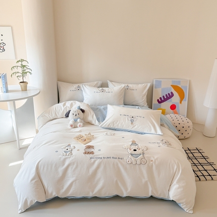 91家纺网 家纺一手货源 找家纺 （总）2025新款全棉水洗棉贴布卡通四件套-泡芙狗狗 ,泡芙狗狗-白,泡芙狗狗-蓝