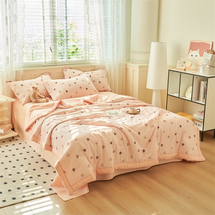 91家纺网 家纺一手货源 找家纺 金鹰 2025新款A类纯棉双层纱大豆夏被四件套全棉夏凉被空调被 可爱熊