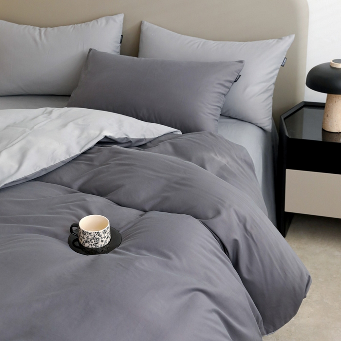 91家纺网 家纺一手货源 找家纺 2025年纯色双拼60支纯棉被套 深灰+浅灰