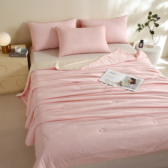 91家纺网 家纺一手货源 找家纺 品乐家纺 2025新款凉感A类可水洗抗菌冰冰被夏被夏凉被空调被被子被芯 冰冰被粉纹+米