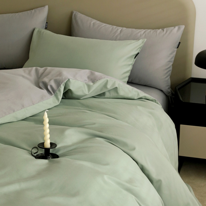 91家纺网 家纺一手货源 找家纺 2025年纯色双拼60支纯棉被套 抹茶绿+浅灰