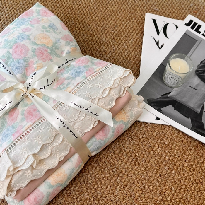 91家纺网 家纺一手货源 找家纺 荣轩家居 2025新款全棉双层纱镂空花边工艺款四件套桃野漫漫