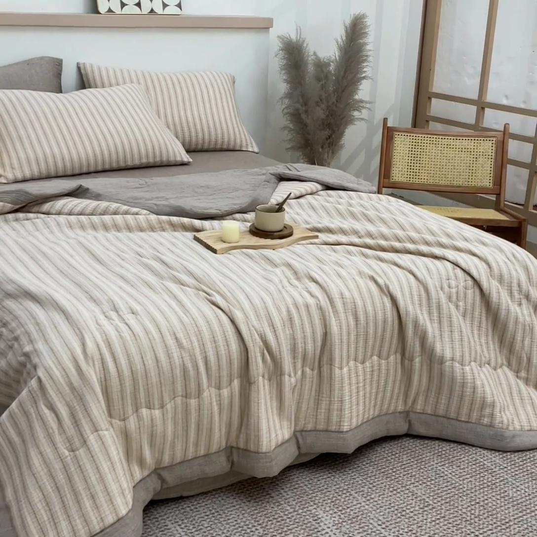 91家纺网 家纺一手货源 找家纺 吾诺 2025 全棉色织泡泡棉双层纱夏被大豆夏被全棉夏被四件套被子被芯 浅咖条