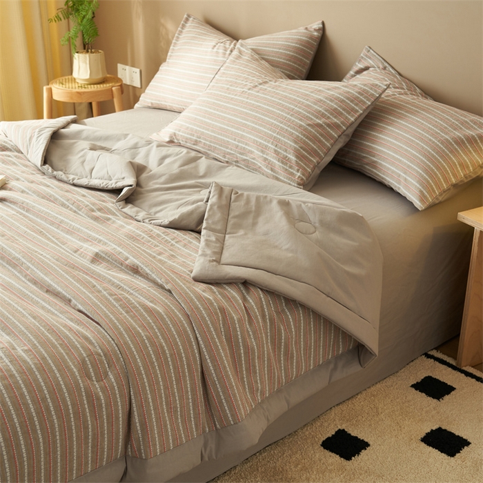 91家纺网 家纺一手货源 找家纺 金鹰 2025新款A类纯棉提花条纹水洗棉大豆全棉夏被空调被四件套 条纹-咖