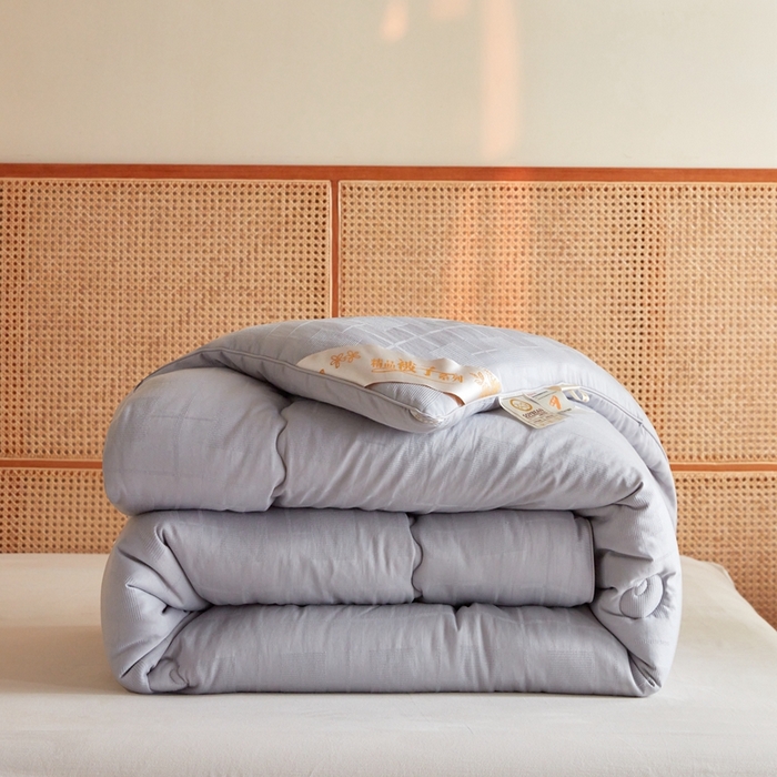 91家纺网 家纺一手货源 找家纺 易睡 2025新款提花大豆被 灰色