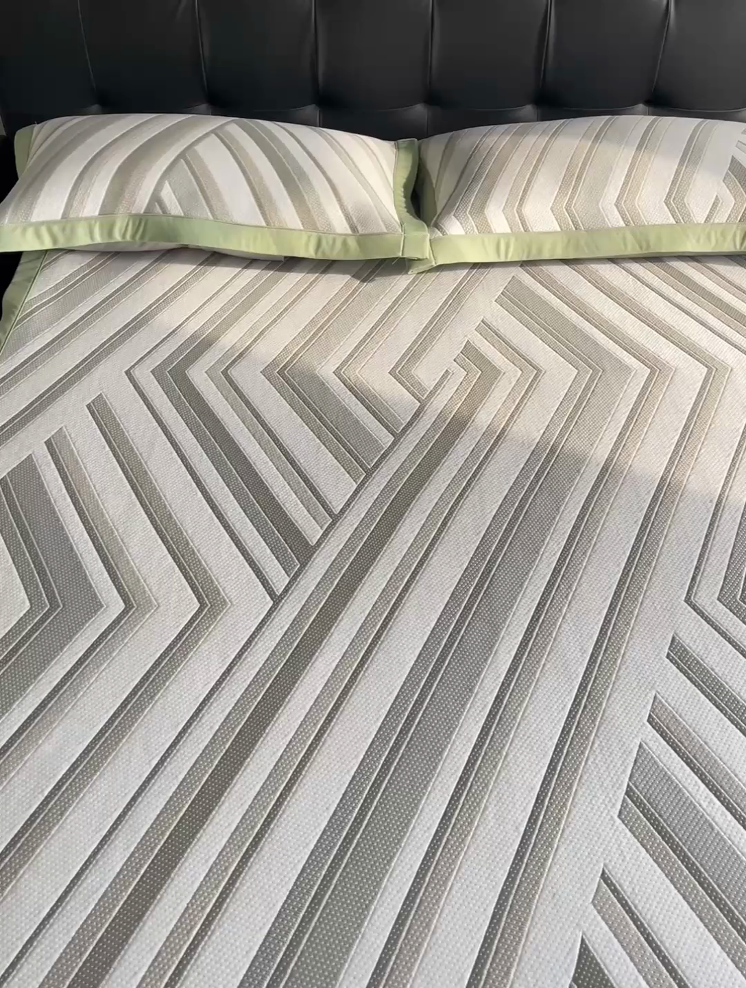 91家纺网 家纺一手货源 找家纺 慕尚家纺 2025新款泡泡大PE提花软席 条纹 绿