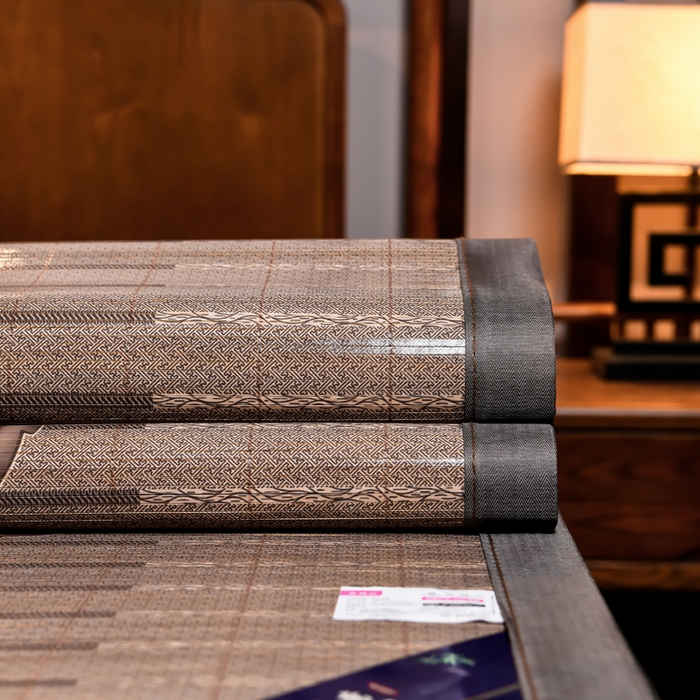 91家纺网 家纺一手货源 找家纺 苏迪凉席竹席2025新款竹席凉席冰丝席碳化双面印花藤草席 蝶恋花-浅灰