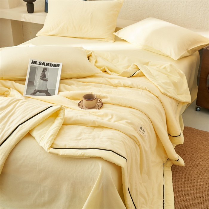 91家纺网 家纺一手货源 找家纺 2025新款新款A类纯棉双层纱大豆夏被四件套全棉空调被 鹅黄